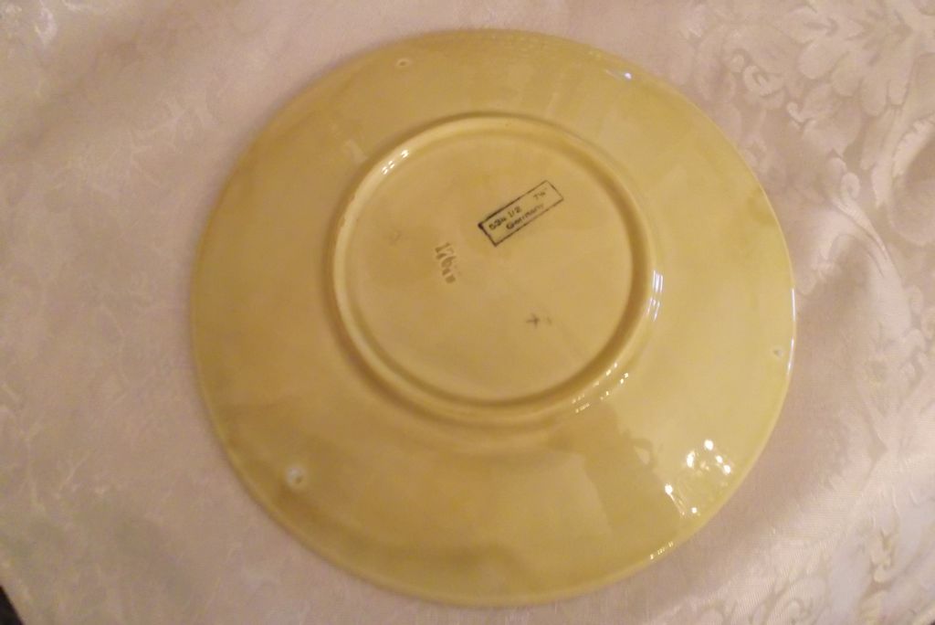 Majolica Grape Leaf Motif 7.5" Plate Beautiful Earth tones!! German ca: early 1900 Majolica Grape Leaf Motif 7.5" Plate Beautiful Earth tones!! German ca: early 1900