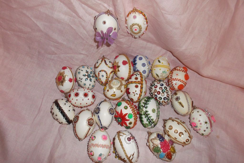 Vintage Folk Art Decorated Pysanky Easter Eggs!! ca: 1960-1970's Ukrainian Style Vintage Folk Art Decorated Pysanky Easter Eggs!! ca: 1960-1970's Ukrainian Style