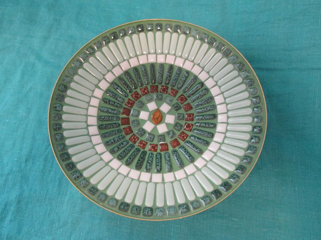Mid Century Mosiac Dish Aluminum Backed 9-1/4" Mid Century Mosiac Dish Aluminum Backed 9-1/4"
