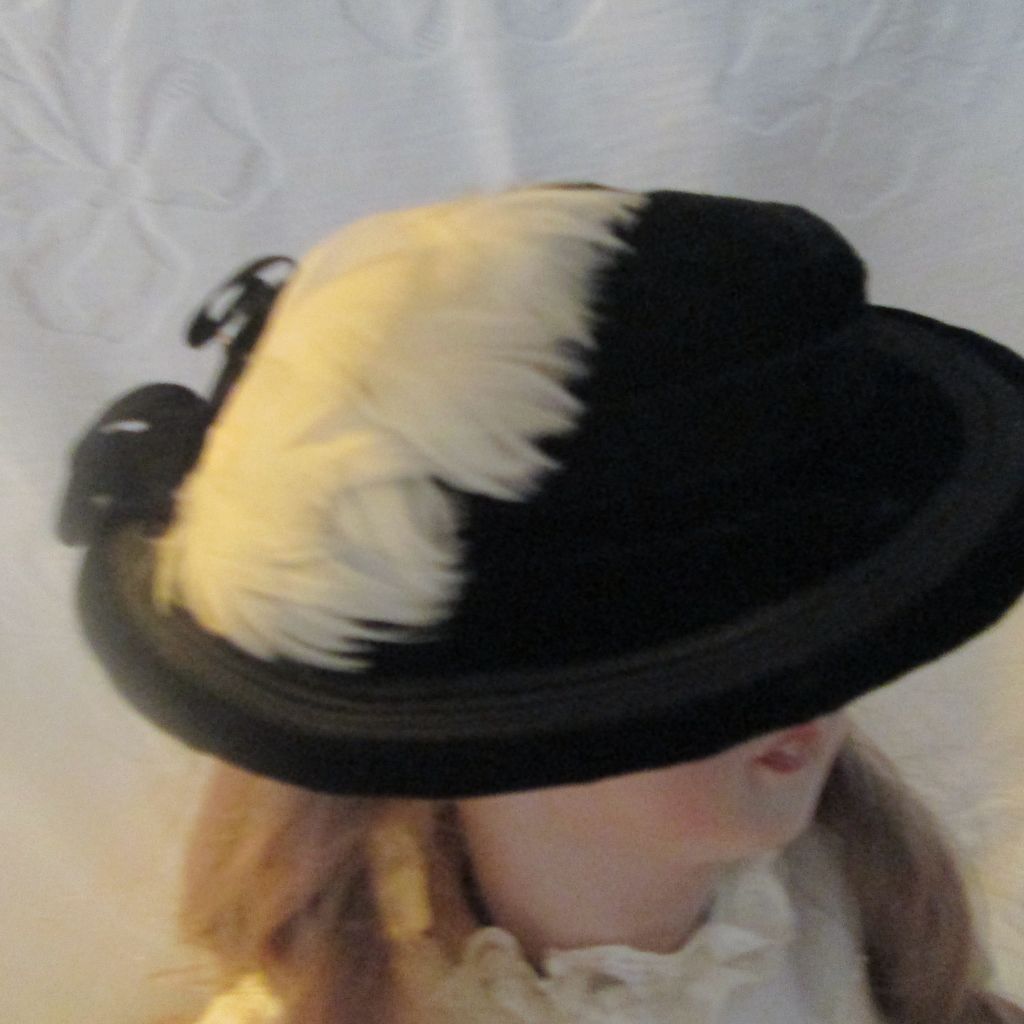 Vintage Doll Hat Hand Sewn Velvet~ Victorian Style ~ Elegant! Vintage Doll Hat Hand Sewn Velvet~ Victorian Style ~ Elegant!