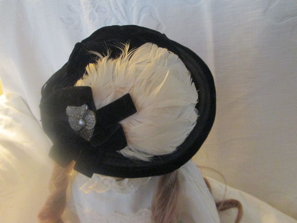 Vintage Doll Hat Hand Sewn Velvet~ Victorian Style ~ Elegant! Vintage Doll Hat Hand Sewn Velvet~ Victorian Style ~ Elegant!