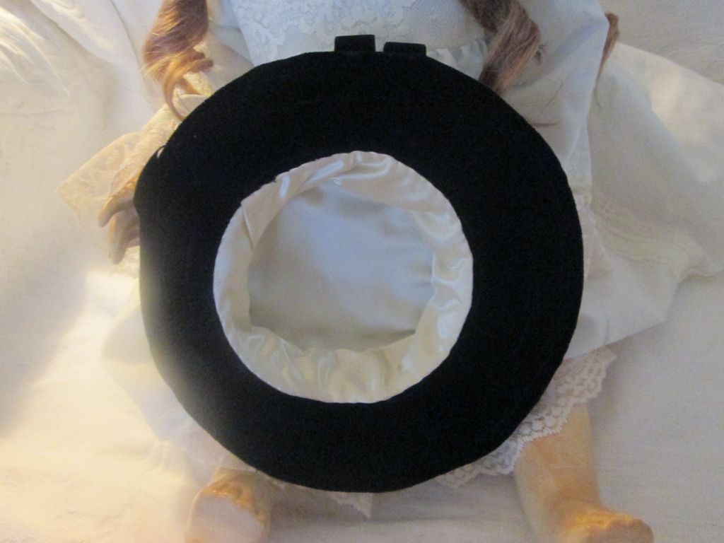 Vintage Doll Hat Hand Sewn Velvet~ Victorian Style ~ Elegant! Vintage Doll Hat Hand Sewn Velvet~ Victorian Style ~ Elegant!