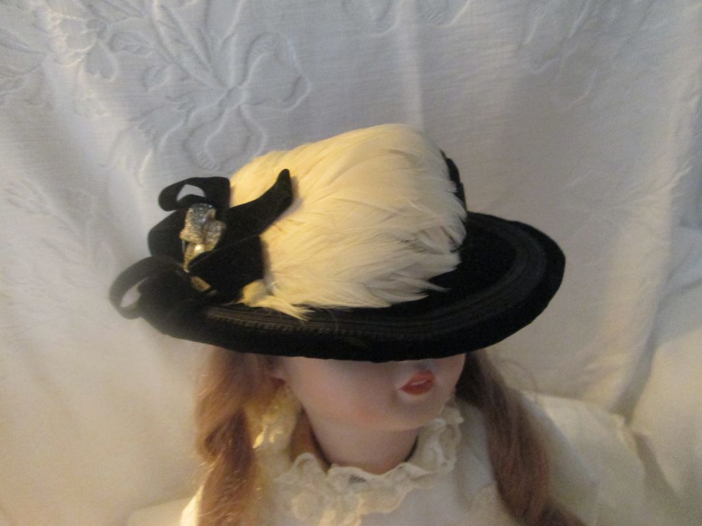 Vintage Doll Hat Hand Sewn Velvet~ Victorian Style ~ Elegant! Vintage Doll Hat Hand Sewn Velvet~ Victorian Style ~ Elegant!