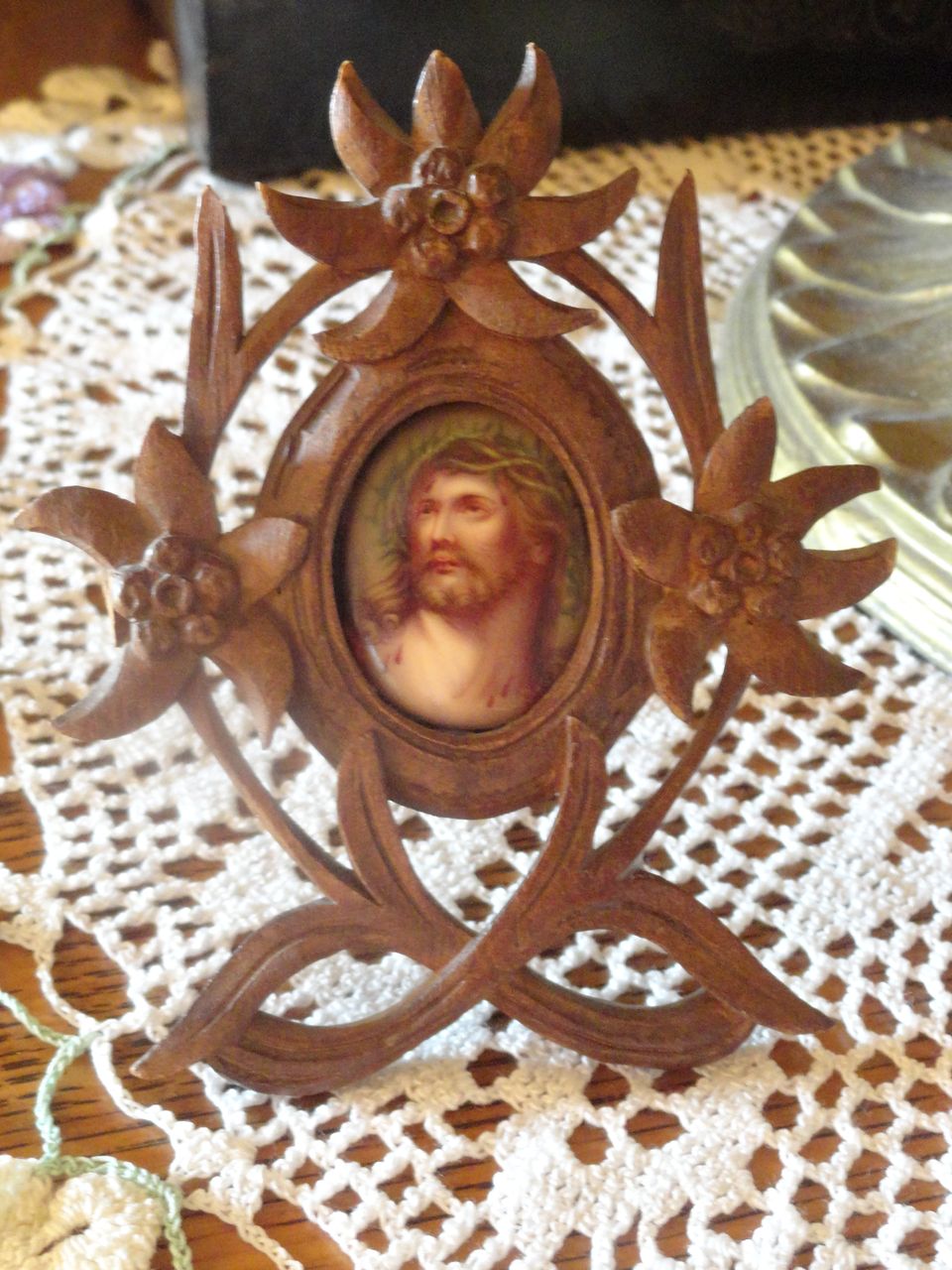 Miniature Portrait Of Jesus with Hand Carved Black Forest Wooden Frame - 19th Century Miniature Portrait Of Jesus with Hand Carved Black Forest Wooden Frame - 19th Century