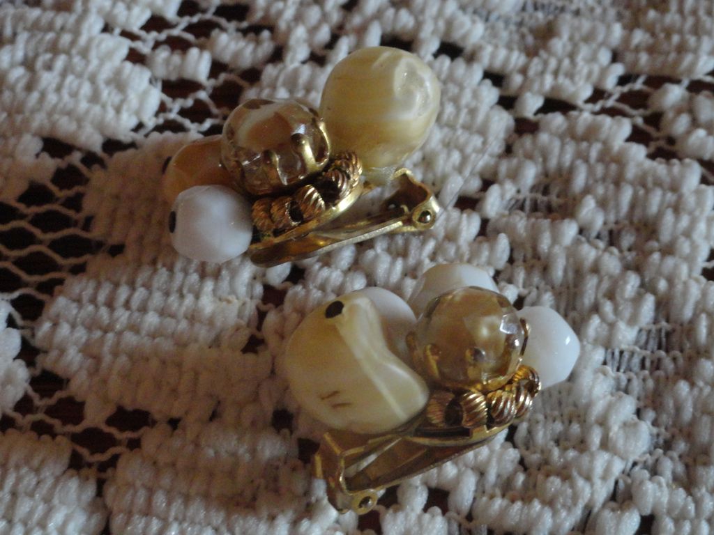 Carnegie Signed Glass Beads Clip On Earrings - Circa 1940 Carnegie Signed Glass Beads Clip On Earrings - Circa 1940