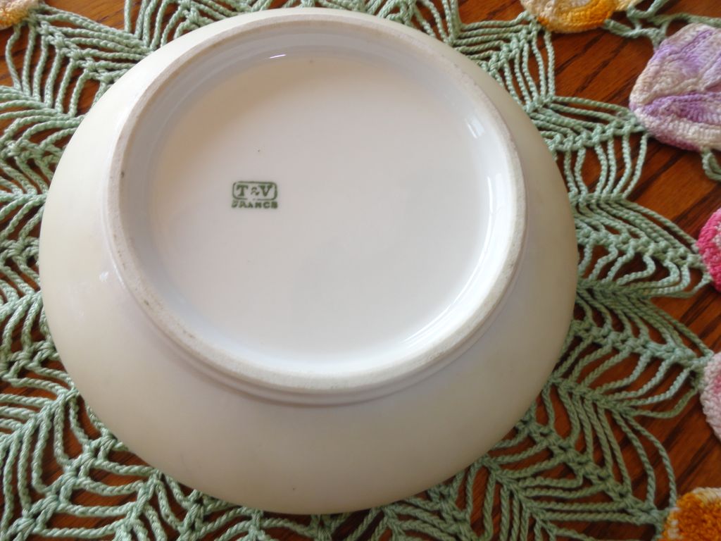 Antique Victorian Limoges T & V Hand Painted Large Powder Jar Antique Victorian Limoges T & V Hand Painted Large Powder Jar
