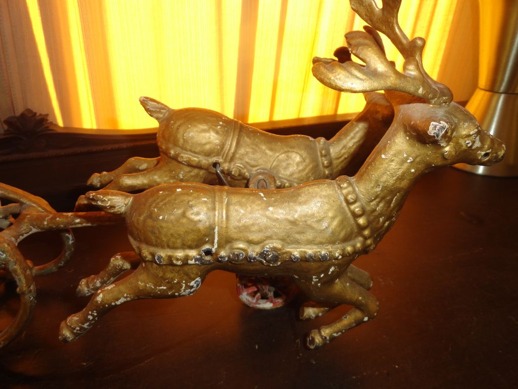 Hubley Cast Iron Sleigh With Reindeer - Circa 1900 Hubley Cast Iron Sleigh With Reindeer - Circa 1900
