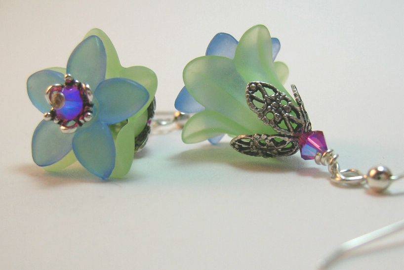 Pink and Blue Bell Flower Bracelet Pink and Blue Bell Flower Bracelet