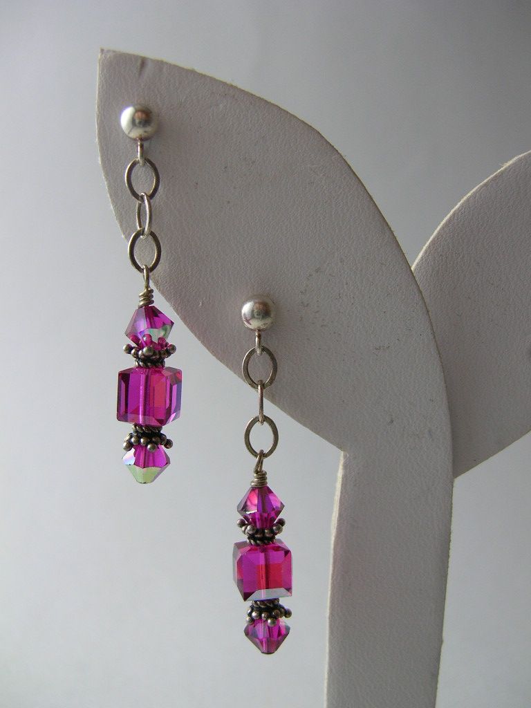 Fuchsia Art Deco Inspired Pendant Necklace Fuchsia Art Deco Inspired Pendant Necklace