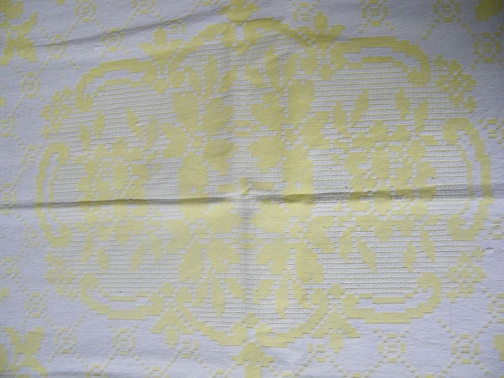Vintage Jacquard Yellow & White Doublewoven Cotton Bedspread Coverlet With Fringe..Excellent Condition... Vintage Jacquard Yellow & White Doublewoven Cotton Bedspread Coverlet With Fringe..Excellent Condition...