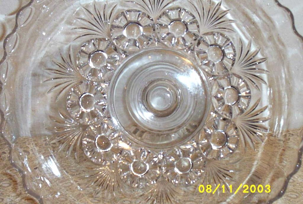 Clear Pressed Glass Footed Compote Fruit Bowl Art Deco Floral Clear Pressed Glass Footed Compote Fruit Bowl Art Deco Floral