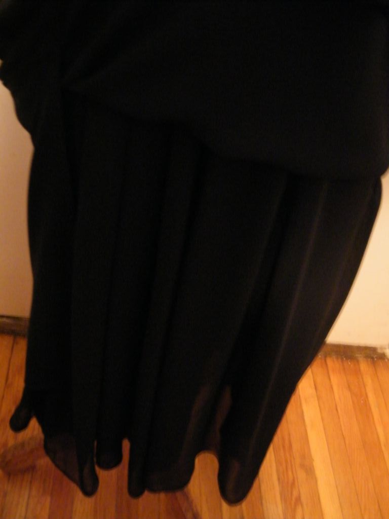 Vintage..Designer Dress..Velvet Bodice / Double layer Chiffon Skirt..Tie..Size 6..Excellent Condition Vintage..Designer Dress..Velvet Bodice / Double layer Chiffon Skirt..Tie..Size 6..Excellent Condition