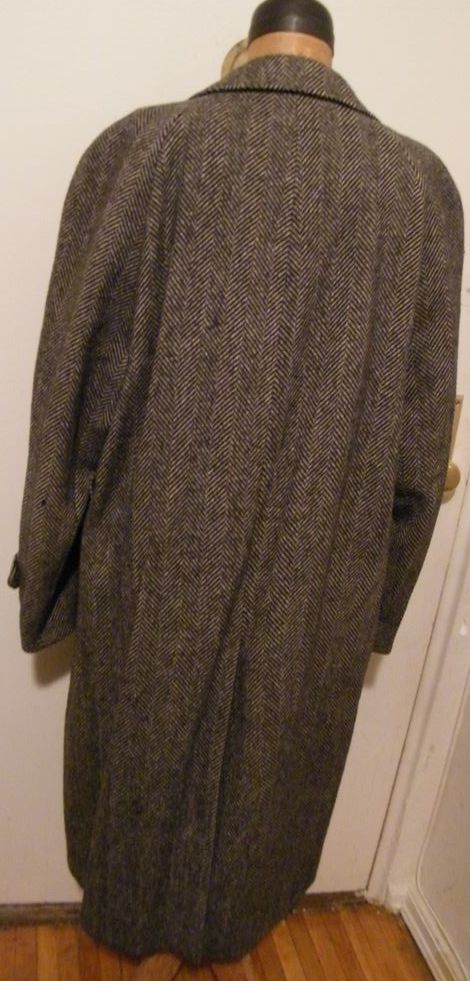 Vintage...Mens Black/Gray Herringbone Wool Coat With Belt..Pure Wool..Made In England Vintage...Mens Black/Gray Herringbone Wool Coat With Belt..Pure Wool..Made In England