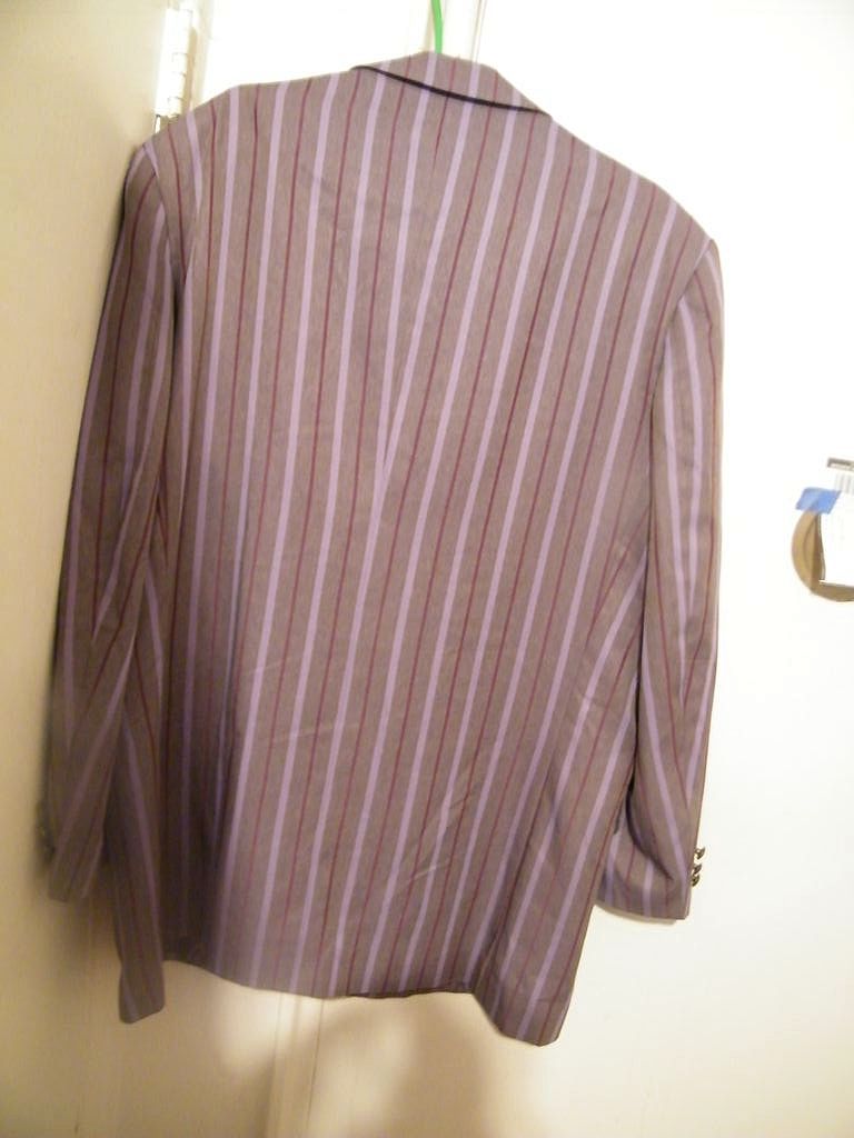 Men's Striped Sports Jacket Silk-Like Striped..Heather Gray Ground With Dk Wine & Lavender Stripes..Size 44R Men's Striped Sports Jacket Silk-Like Striped..Heather Gray Ground With Dk Wine & Lavender Stripes..Size 44R