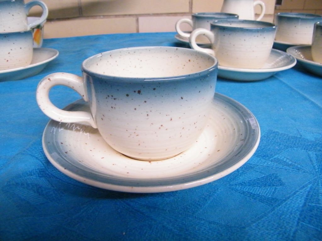 LOT / Franciscan Country Craft / Blue Skies..Aqua Blue Ombre rim 6 Sets Cup/Saucers & Creamer..13 Pieces..Excellent Condition LOT / Franciscan Country Craft / Blue Skies..Aqua Blue Ombre rim 6 Sets Cup/Saucers & Creamer..13 Pieces..Excellent Condition
