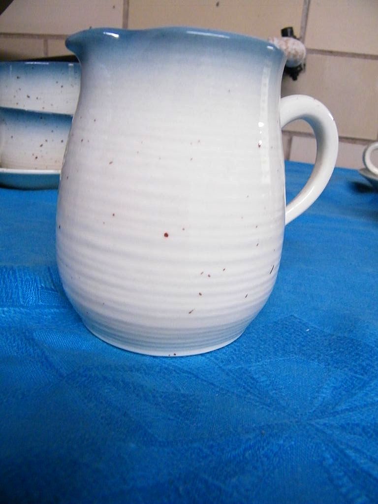 LOT / Franciscan Country Craft / Blue Skies..Aqua Blue Ombre rim 6 Sets Cup/Saucers & Creamer..13 Pieces..Excellent Condition LOT / Franciscan Country Craft / Blue Skies..Aqua Blue Ombre rim 6 Sets Cup/Saucers & Creamer..13 Pieces..Excellent Condition