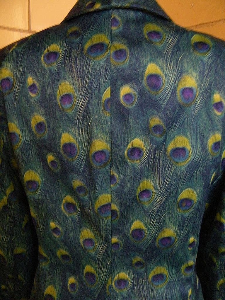 Peacock Print Satin Shawl Collar Suit By BIGIO..Size 16..New With Tags Peacock Print Satin Shawl Collar Suit By BIGIO..Size 16..New With Tags