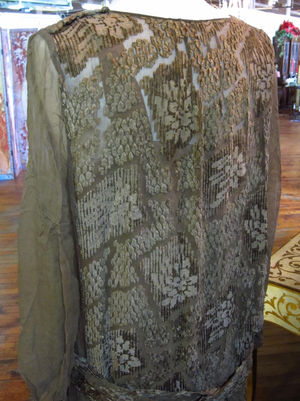Silk Dress Circa/1920's.... Silk Dress Circa/1920's....