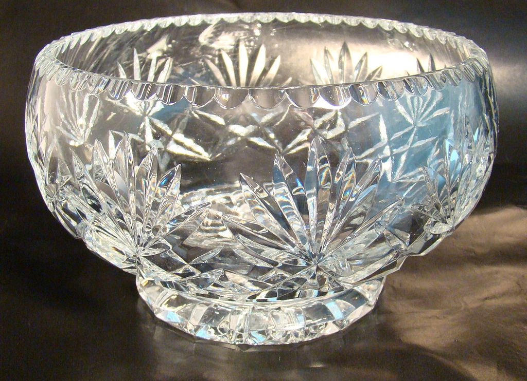 Cut Glass Bowl with 16-Point Stars Cut Glass Bowl with 16-Point Stars