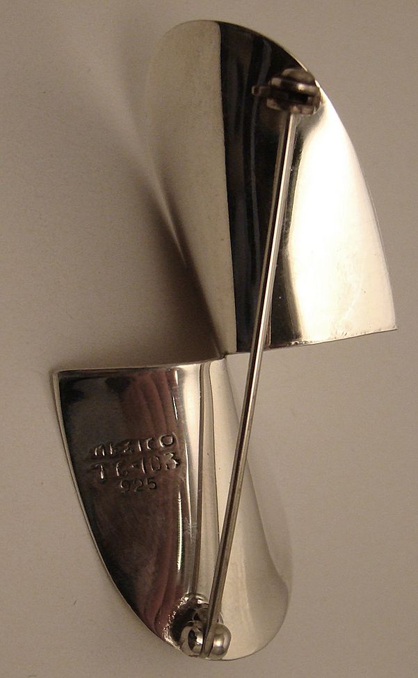 Mexican Sterling Silver Pin in Geometric Design Mexican Sterling Silver Pin in Geometric Design