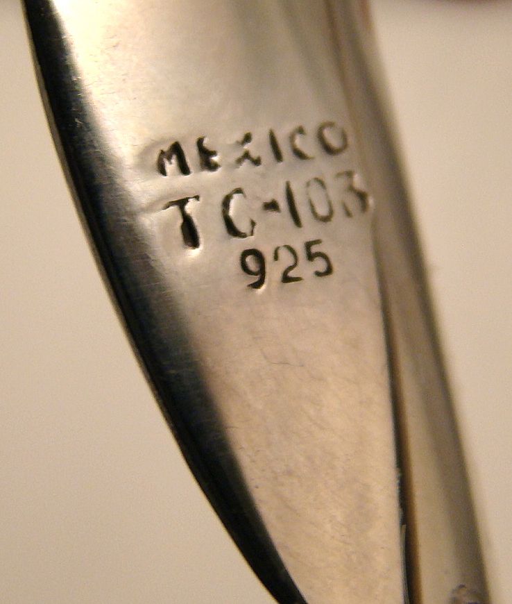 Mexican Sterling Silver Pin in Geometric Design Mexican Sterling Silver Pin in Geometric Design