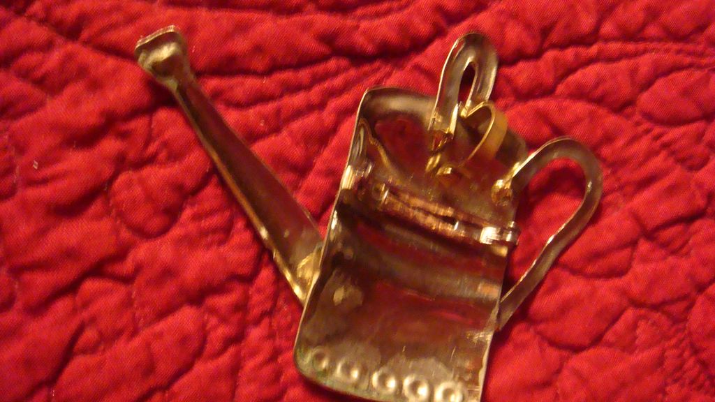Cool Mixed Metals Large Watering Can Brooch/Pin/Pendant Mexico Cool Mixed Metals Large Watering Can Brooch/Pin/Pendant Mexico