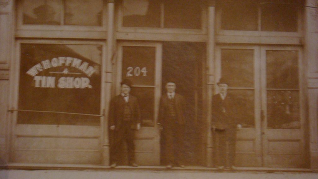 Paducah, KY Advertising Wm. Hoffman Tin Shop Photograph Matted Card 3 Men Derby Hats Paducah, KY Advertising Wm. Hoffman Tin Shop Photograph Matted Card 3 Men Derby Hats