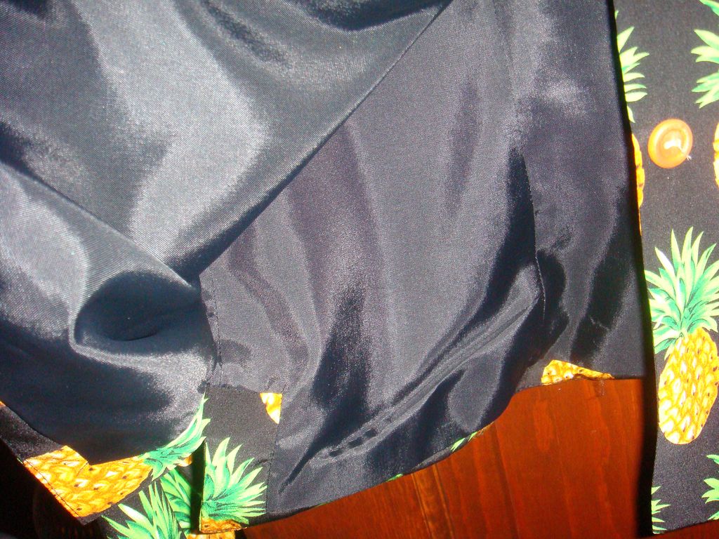 Size 8 Petite Maggy L 100% Silk Fully Lined Blouse Pineapples Size 8 Petite Maggy L 100% Silk Fully Lined Blouse Pineapples