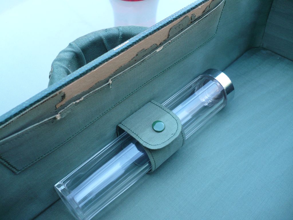 1930's Leather Vanity Traveling Case Bakelite Bottles 1930's Leather Vanity Traveling Case Bakelite Bottles
