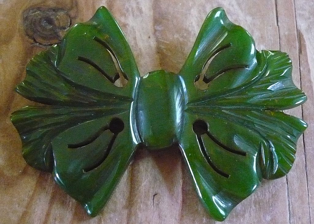 Carved Green Bakelite Bow Pin Carved Green Bakelite Bow Pin