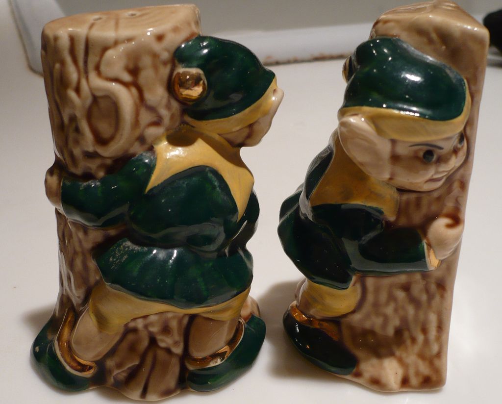 Sneaky Peek-a-Boo Elves Salt & Pepper Sneaky Peek-a-Boo Elves Salt & Pepper