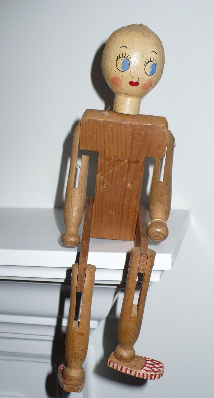 Folk Art Clothes Pin Doll Folk Art Clothes Pin Doll