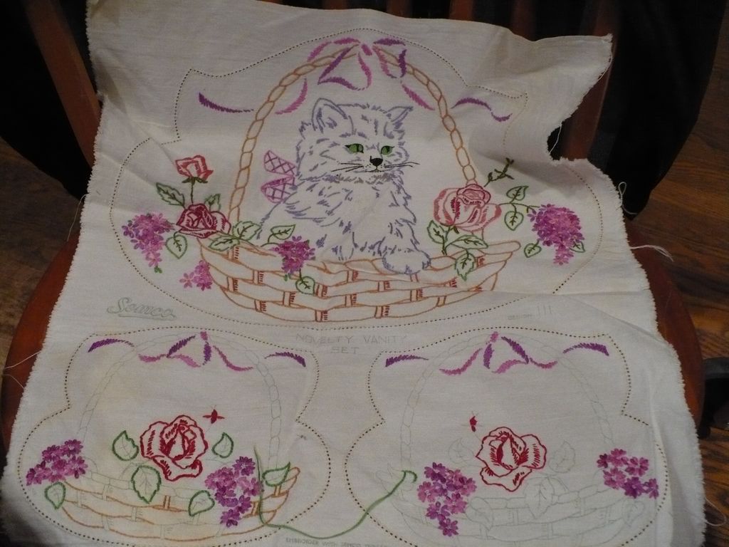 Hand Embroidered Cat Vanity Set Hand Embroidered Cat Vanity Set
