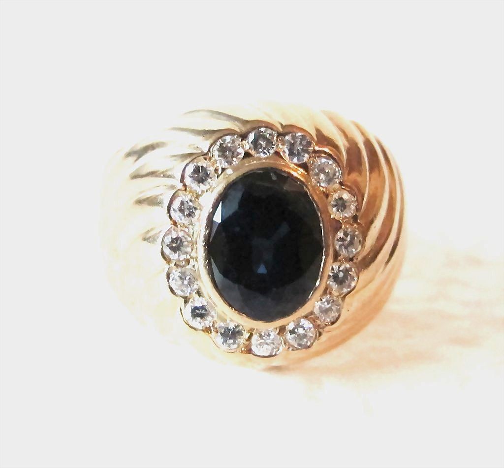 Fine 2 Carat Natural Blue Sapphire & Diamond Ring, 18K - Vintage Fine 2 Carat Natural Blue Sapphire & Diamond Ring, 18K - Vintage