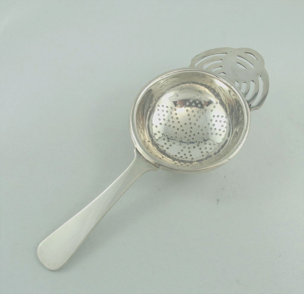 Elegant Silver Plated Tea Strainer, England Elegant Silver Plated Tea Strainer, England