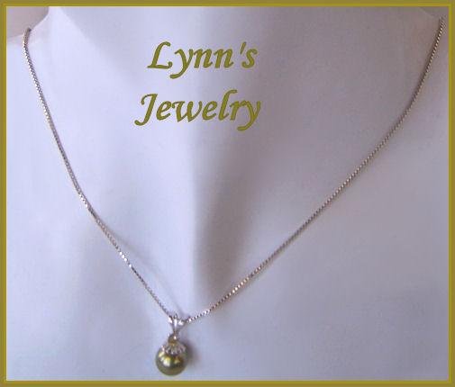 Canary Yellow Diamond Light Green Swarovski Crystal Pearl Pendant Earring Set Canary Yellow Diamond Light Green Swarovski Crystal Pearl Pendant Earring Set