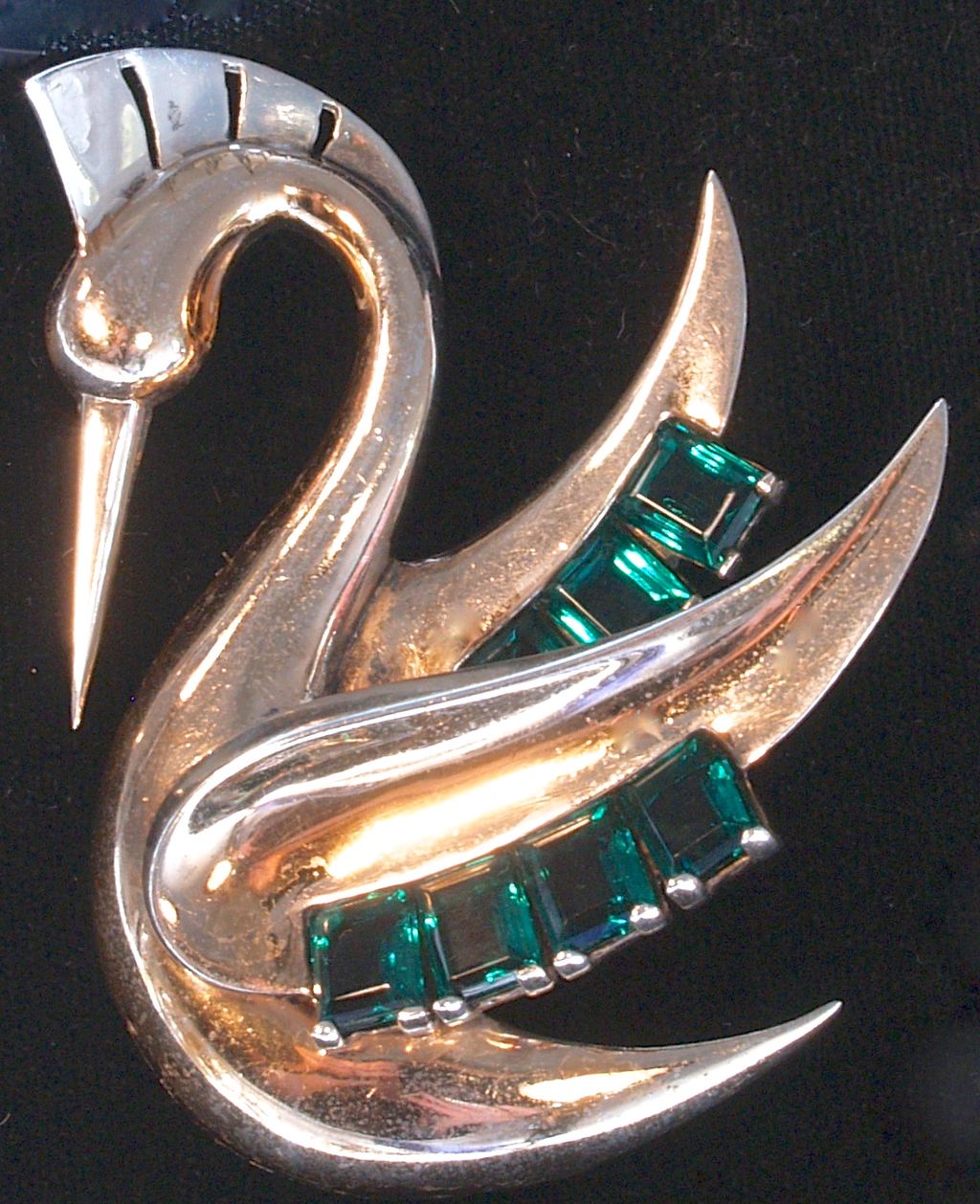 Boucher Ca.1938 Vermeil Swan-Like Bird - Emerald Green Color Rhinestones Brooch/Pin Signed Boucher Ca.1938 Vermeil Swan-Like Bird - Emerald Green Color Rhinestones Brooch/Pin Signed