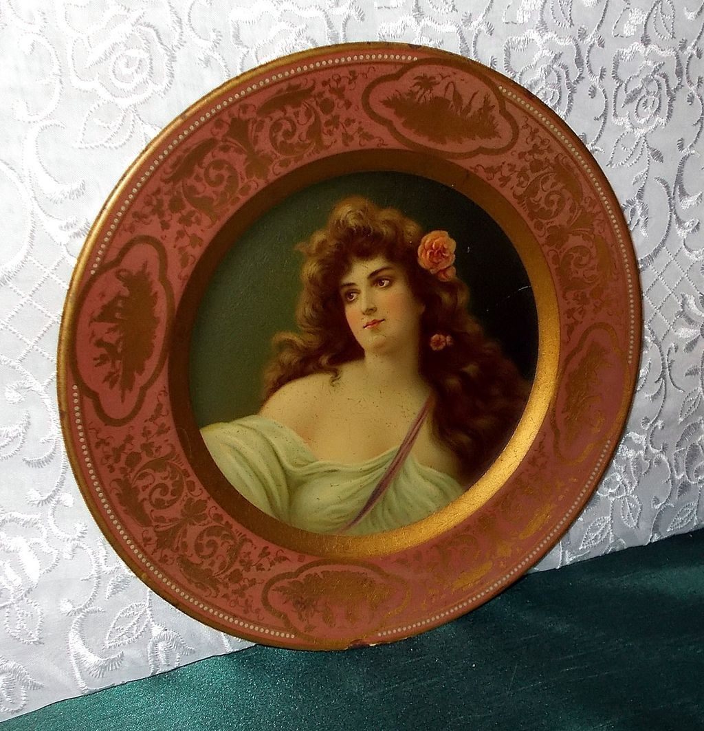 Advertising Vienna Art Plate of Louise - Hotel Majestic, Philadelphia - Meek Company Advertising Vienna Art Plate of Louise - Hotel Majestic, Philadelphia - Meek Company