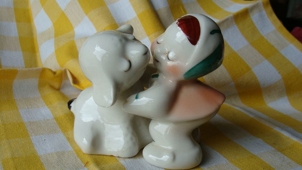 Mary Had a Little Lamb~Van Telligen Hugger Salt and Pepper Shakers Mary Had a Little Lamb~Van Telligen Hugger Salt and Pepper Shakers