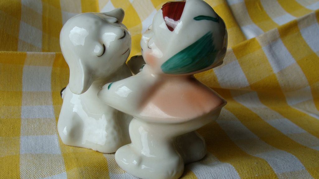 Mary Had a Little Lamb~Van Telligen Hugger Salt and Pepper Shakers Mary Had a Little Lamb~Van Telligen Hugger Salt and Pepper Shakers