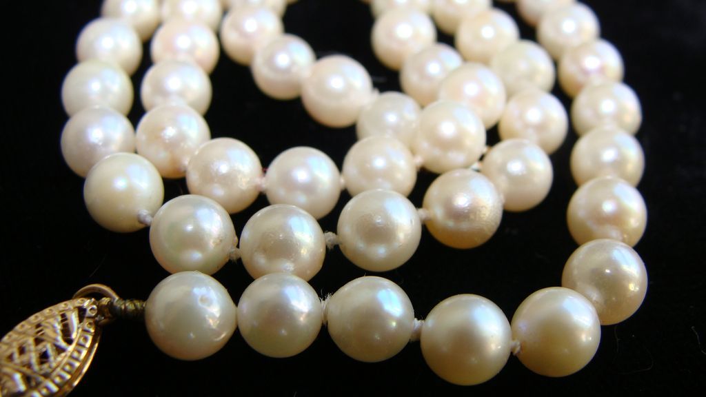 SOLD~Single Strand Cultured Pearls~14K Gold Clasp SOLD~Single Strand Cultured Pearls~14K Gold Clasp