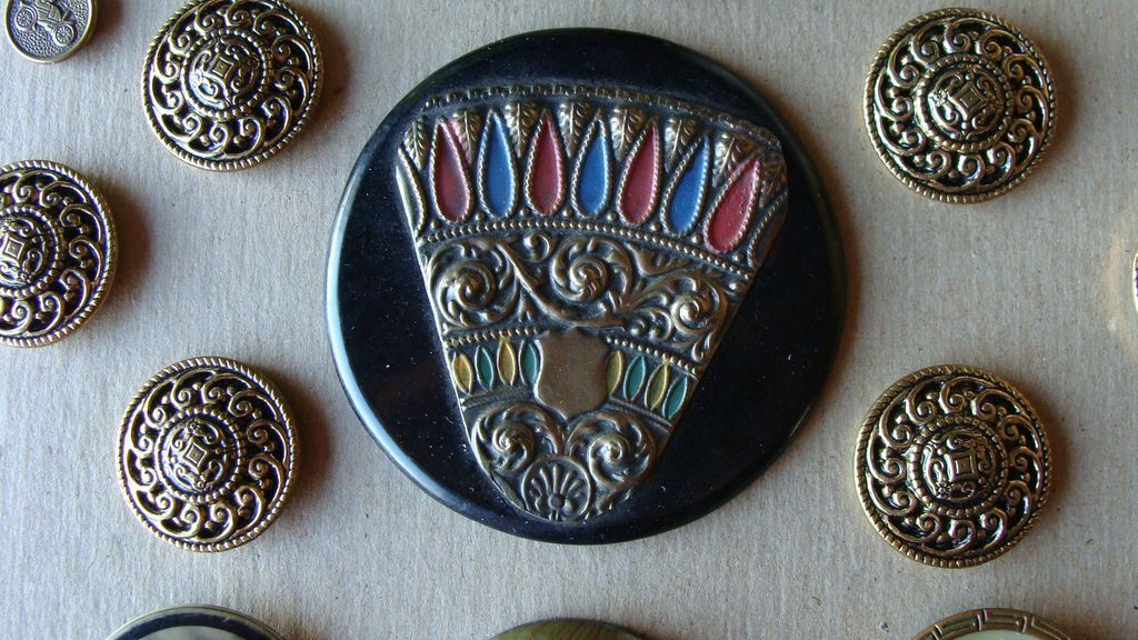 30 Metal Buttons In A Collection One Giant Button Art Deco 30 Metal Buttons In A Collection One Giant Button Art Deco