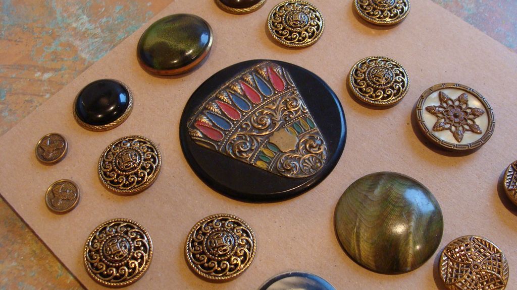 30 Metal Buttons In A Collection One Giant Button Art Deco 30 Metal Buttons In A Collection One Giant Button Art Deco