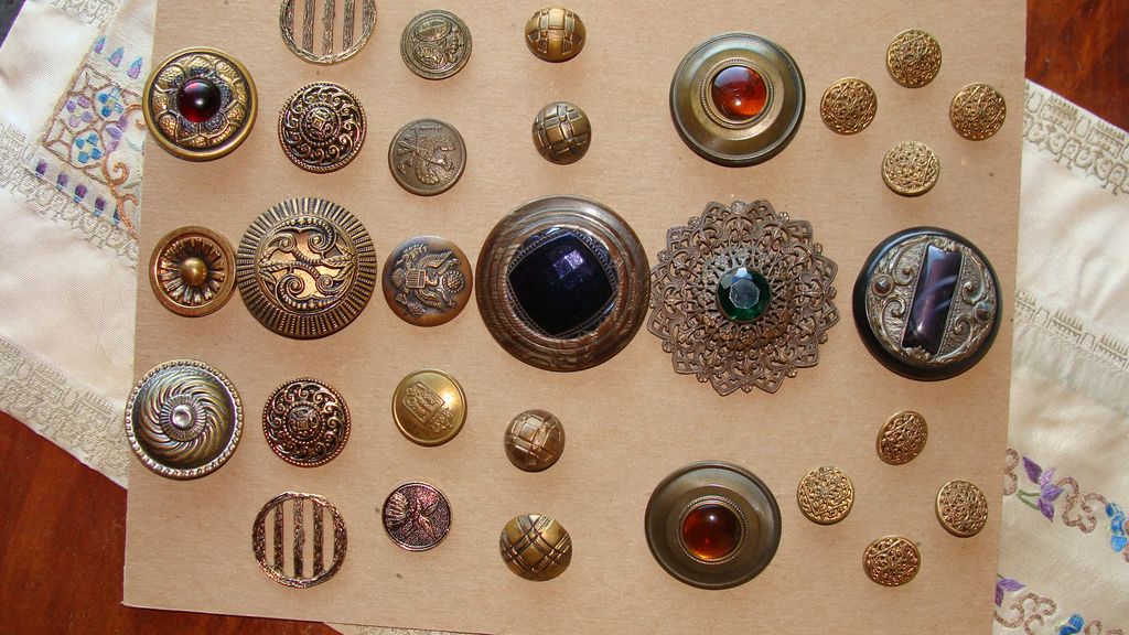 30 Wonderful Antique Buttons~Large Coat Sizes~Circa 1800's to 1940's 30 Wonderful Antique Buttons~Large Coat Sizes~Circa 1800's to 1940's