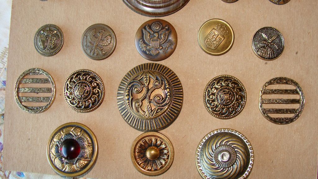 30 Wonderful Antique Buttons~Large Coat Sizes~Circa 1800's to 1940's 30 Wonderful Antique Buttons~Large Coat Sizes~Circa 1800's to 1940's