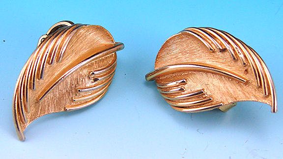 Trifari Gold Tone Leaf Clip On Earrings Trifari Gold Tone Leaf Clip On Earrings