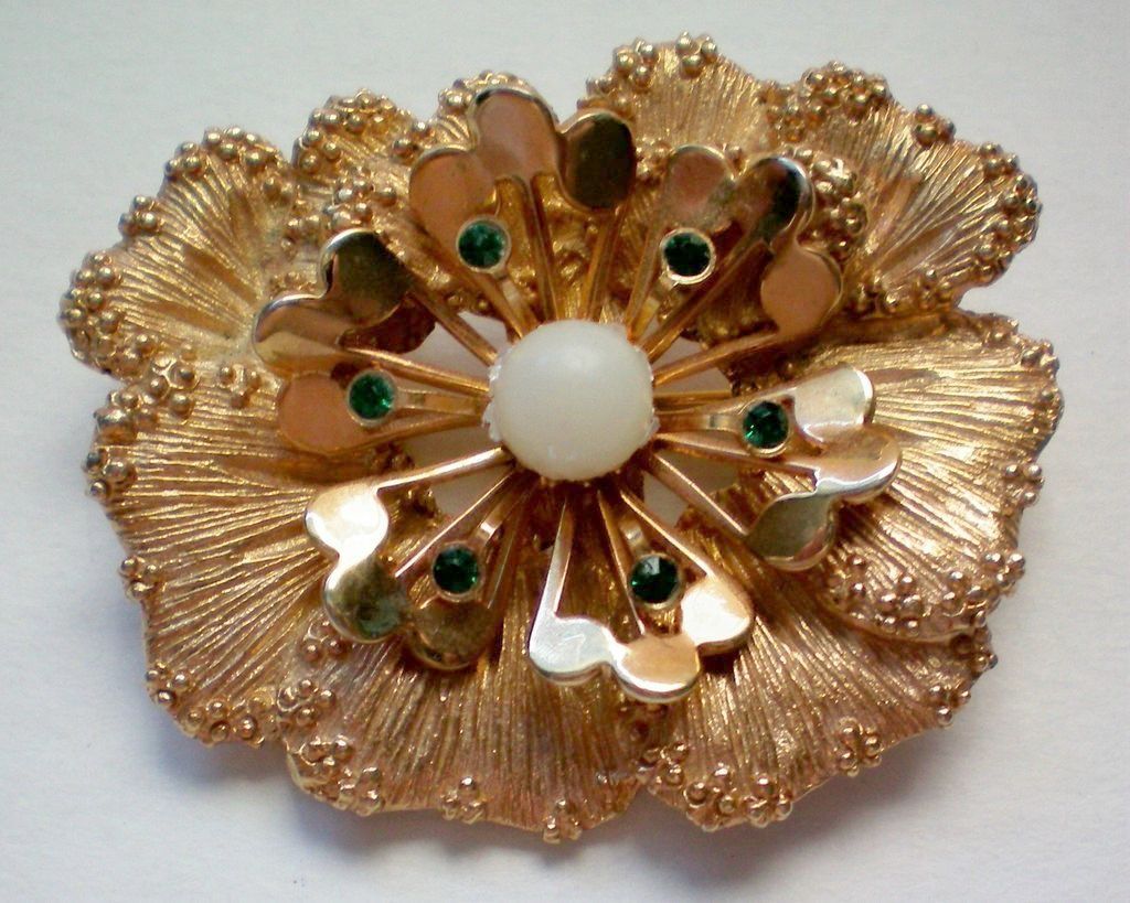 Sarah Coventry Flower Brooch Sarah Coventry Flower Brooch