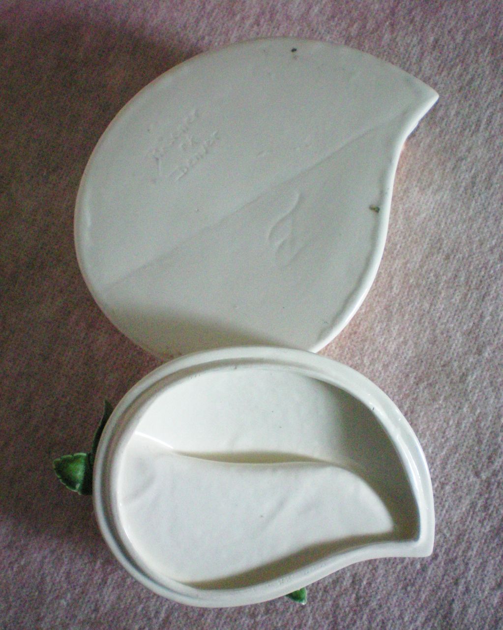 Unusual shaped Ceramic Dresser / Trinket Box with Applied Roses Unusual shaped Ceramic Dresser / Trinket Box with Applied Roses