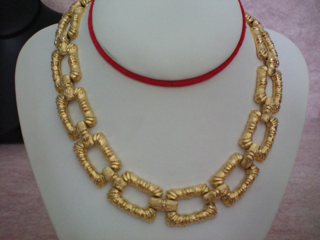 Huge Chunky Gold Tone Link Necklace Huge Chunky Gold Tone Link Necklace