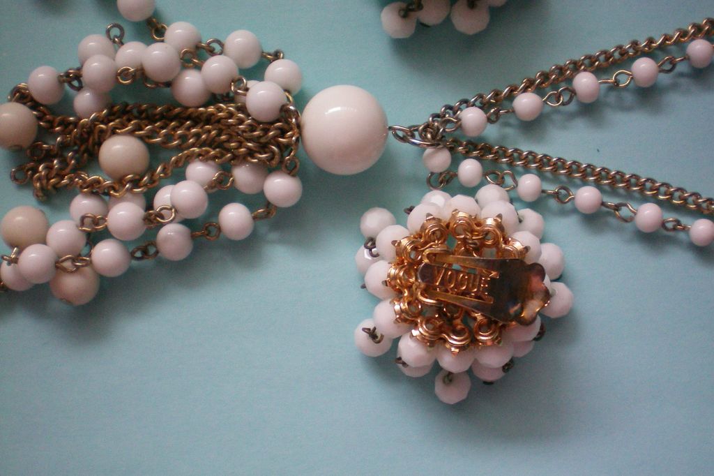 Vogue Flapper Necklace & Cha Cha Earrings Vogue Flapper Necklace & Cha Cha Earrings